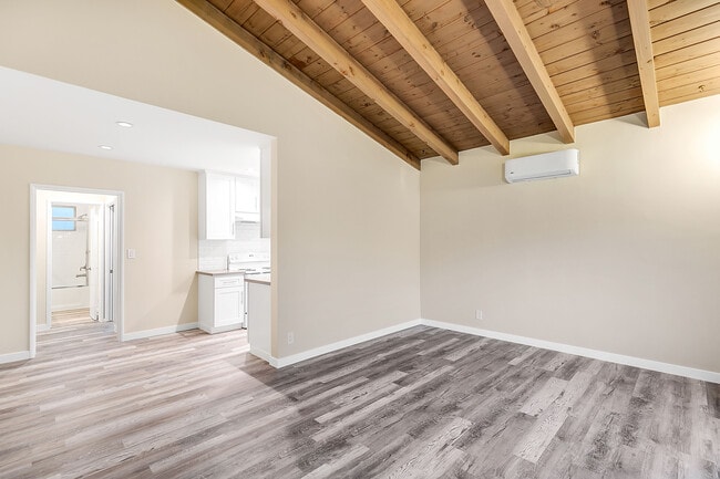 Building Photo - 3831 Beethoven St Unit 2
