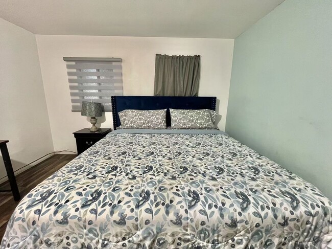 Spacious Spanish-Style Room in Prime LA Lo... - Spacious Spanish-Style Room in Prime LA Lo... House