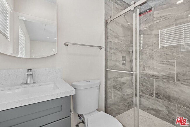 Photo - 1852 Holmby Ave