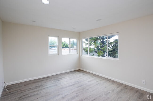 Master 2BR 2 BA2 - 932 Maltman Ave.