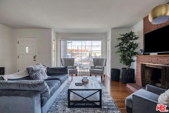 Building Photo - 2312 Ocean Park Blvd Rental