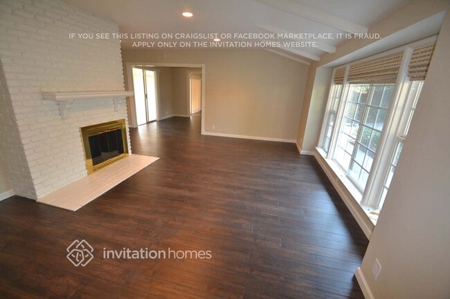 Photo - 17363 Saticoy St