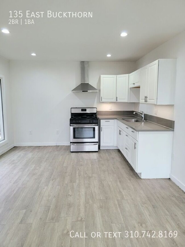 Photo - 135 East Buckthorn-