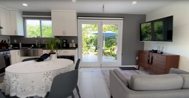 Photo - 11852 Menlo Ave