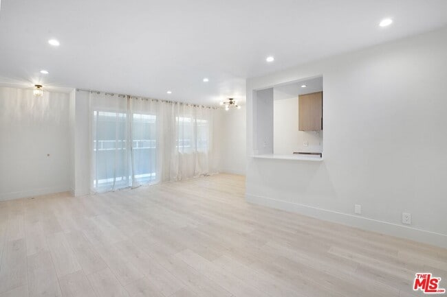 Photo - 3380 Vinton Ave Unit 106