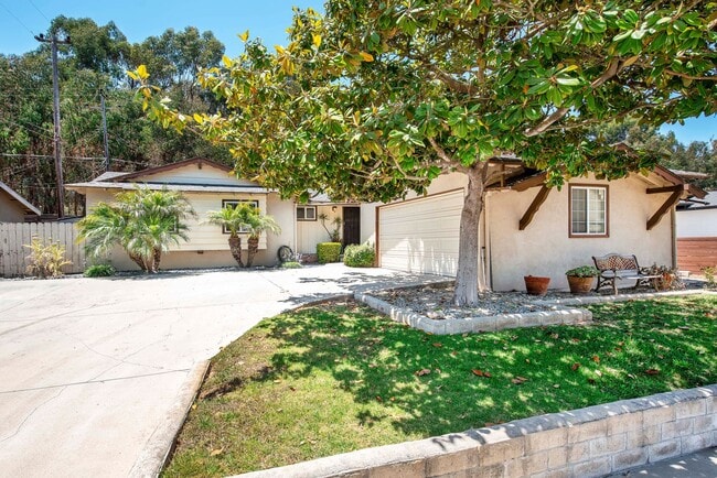 Santa Barbara Shores 4 bd / 2 bth - walkin... - Santa Barbara Shores 4 bd / 2 bth - walkin... House