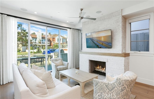 Photo - 708 Heliotrope Ave