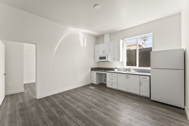 Photo - 11201 Main St Unit 1