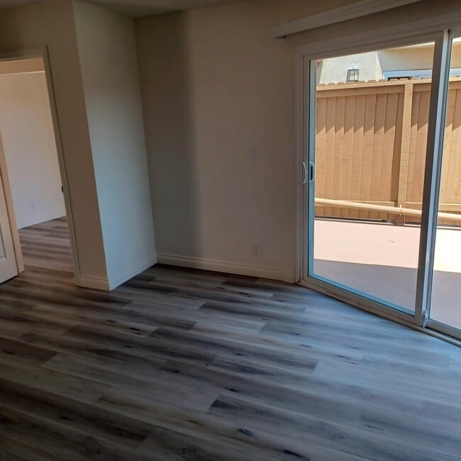 Photo - 4901 Heil Ave Unit Jr-1