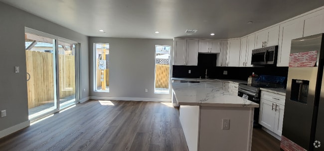 Building Photo - 2407 Redondo Blvd Rental