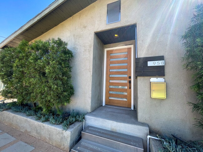 Photo - 958 Camulos St