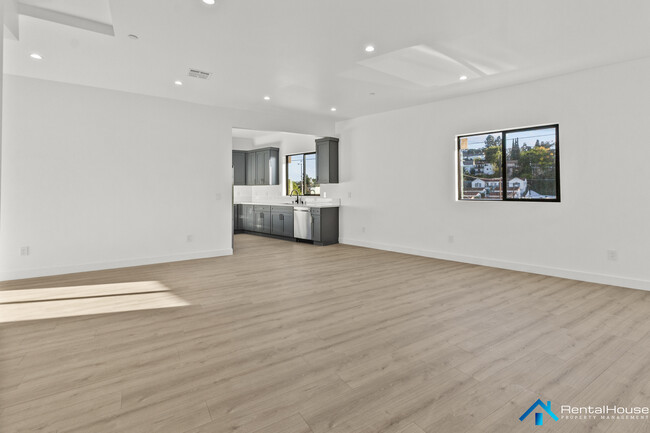 Photo - 3005 La Paz Dr