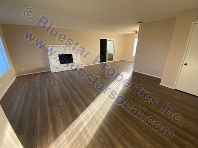 Photo - Now Available!!!  Single Story Home, Apple Valley With Large Lot