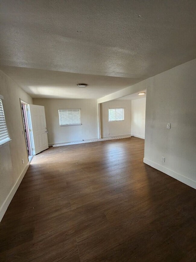 Photo - 4711 Honduras St Unit 3