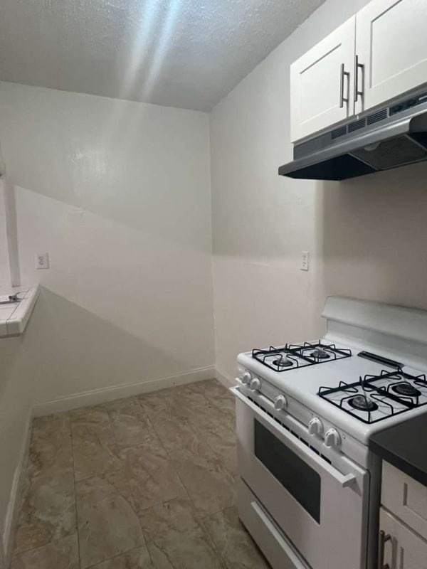 Photo - 904 S Catalina St