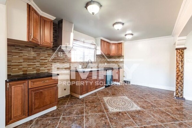 Photo - 2 Bed 1 Bath House in Lynwood Parking Incl...