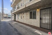 Photo - 14333 Haynes St Apartment Unit 2
