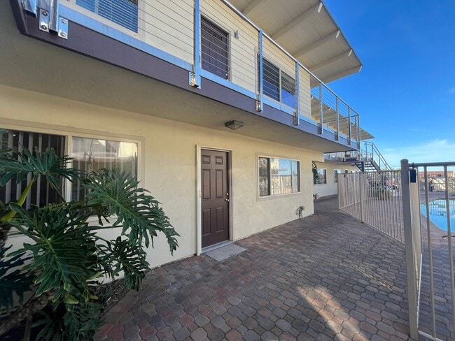 Photo - 519 Stratford Ct Unit C