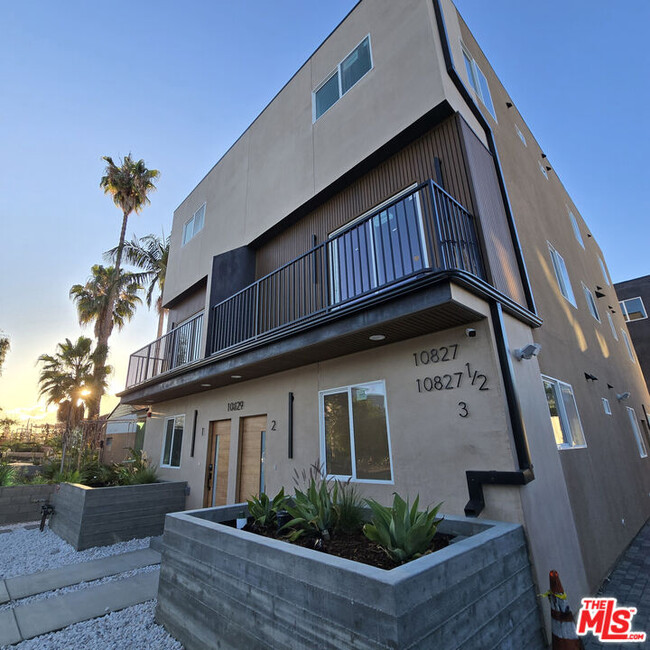 Photo - 10829 Peach Grove St Unit 3