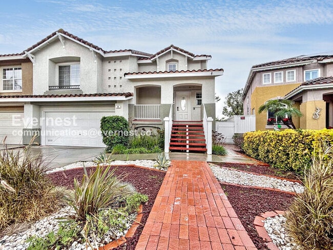 Building Photo - 9 Vía Espiritu