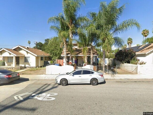 Building Photo - 581 W Monterey Ave Unit 581 1/2 W. Monterey Ave