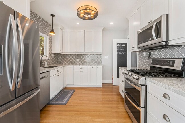 Photo - Spacious and conveniently located 2b/2bath single family home, available for Mid-January 2026!!!!! Unit 4586 Arizona St