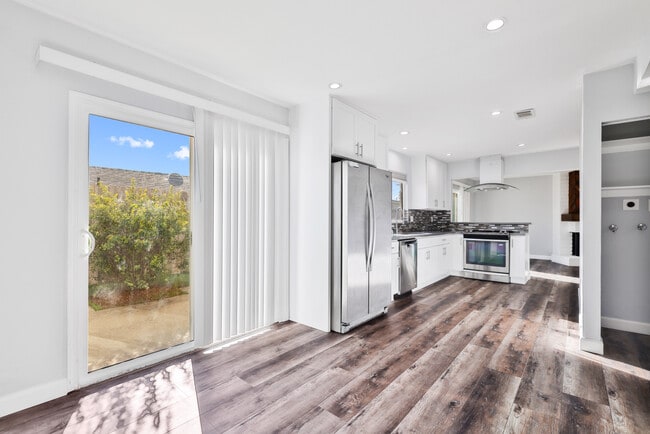 Photo - 2702 College Ln