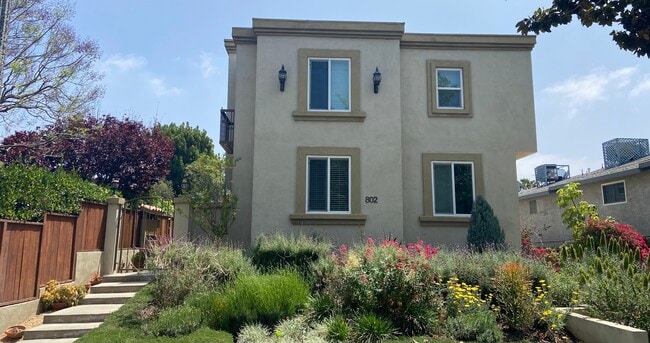 Photo - 802 Magnolia Ave Townhome