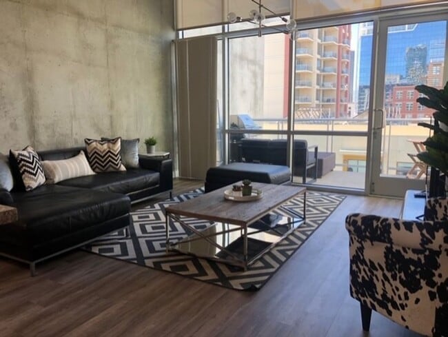 Beautiful East Village Top Floor Loft - Beautiful East Village Top Floor Loft
