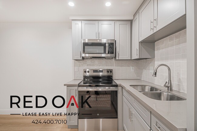 Photo - 6738 Independence Ave Unit A5