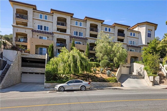 Building Photo - Welcome to Monterey Villas – Unit Apt 205