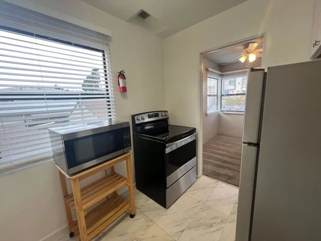 Photo - 1 bed, 1 bath - Point Loma