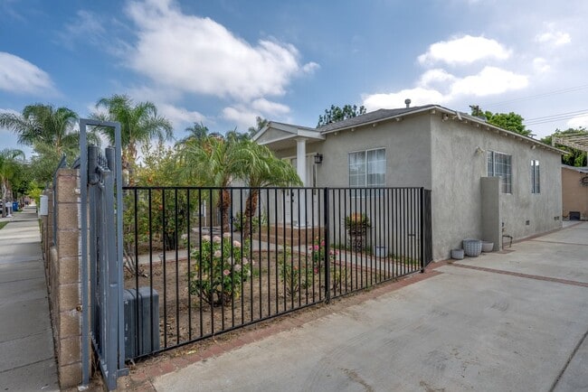 Photo - 6506 Teesdale Ave