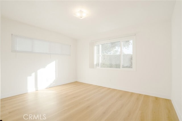 Photo - 2031 Nutwood Ave