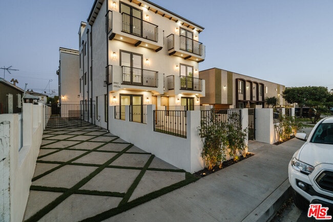 Photo - 1954 S Garth Ave