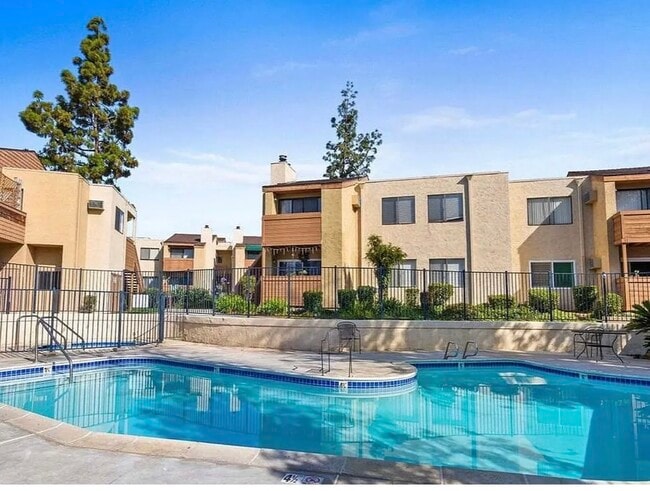 Building Photo - 2920 Briarwood Rd Unit C4