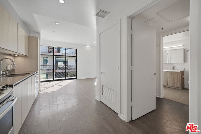 Photo - 5800 Harold Way Unit 208