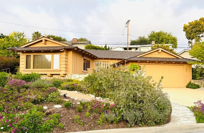 Building Photo - 2508 Vía Amador