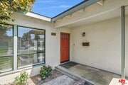 Photo - 520 N Beachwood Dr House