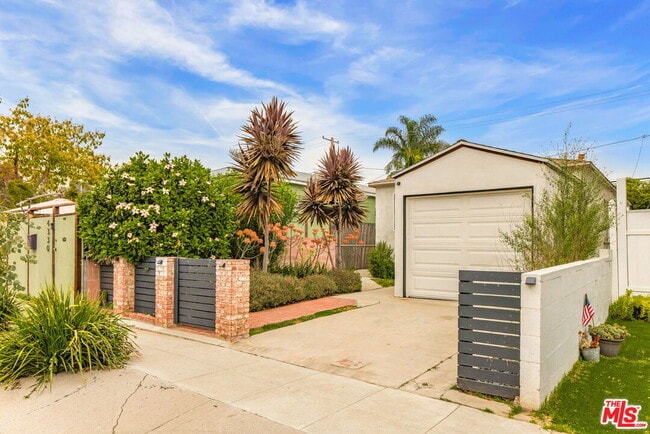 Photo - 4332 Alla Rd