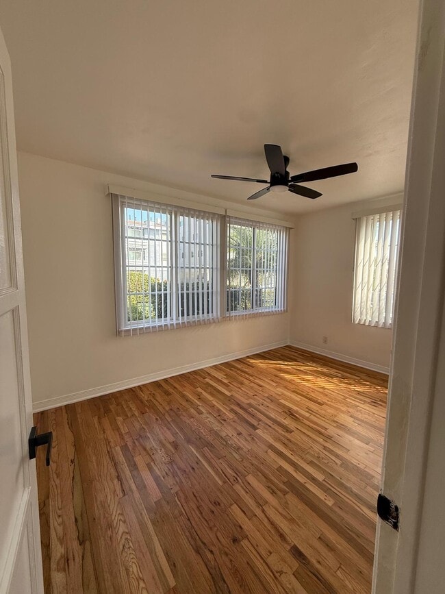 Building Photo - Shemiran Apartments Unit 6664
