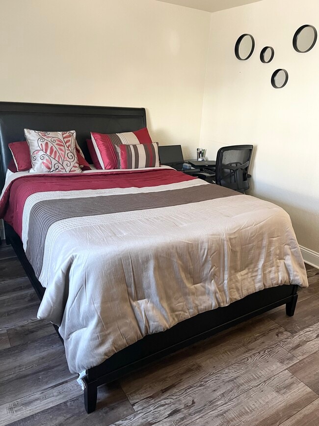 Photo - 5706 Fair Ave Unit 102