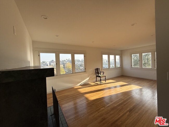 Photo - 838 N La Fayette Park Pl