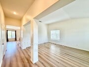 Photo - 102 Goldenrod Ave