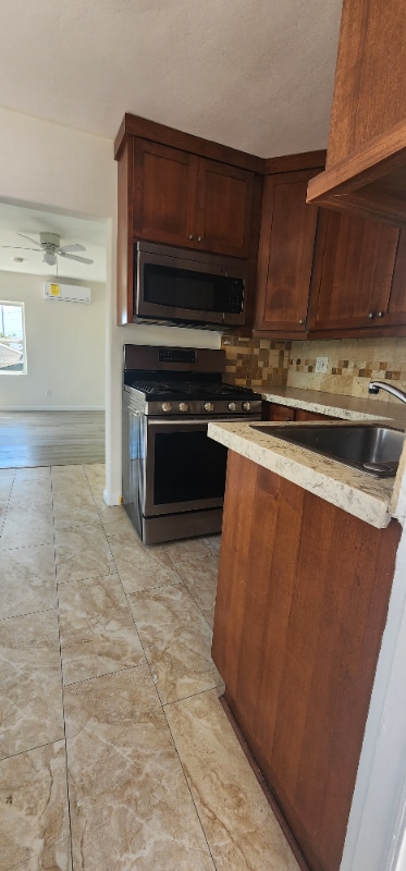 Photo - 3871 Superba St