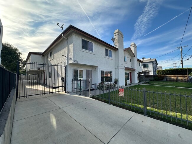 Photo - 5621 Klump Ave