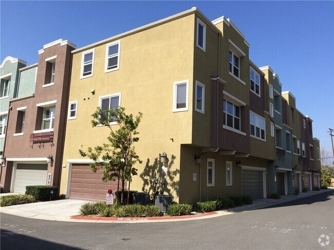Building Photo - 221 Merlot Dr Rental