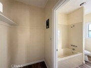 Photo - 932 W 74th St