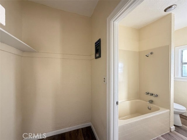 Photo - 932 W 74th St