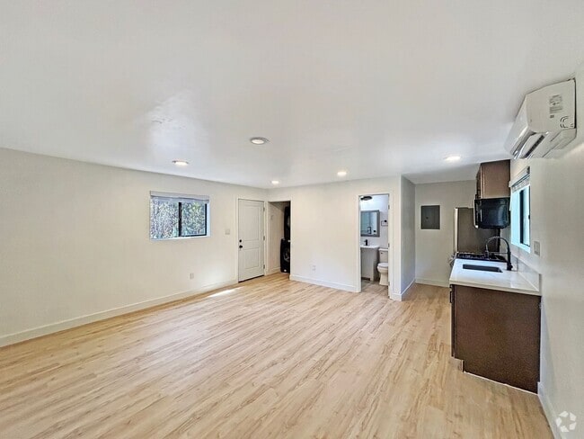 Building Photo - Charming 1BD/1BA Home in North Park W/ W/D...